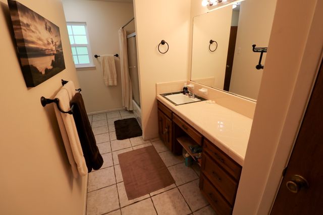 270 SE 26th St, Paris, TX 75460