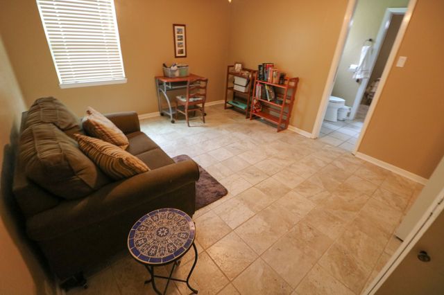 270 SE 26th St, Paris, TX 75460