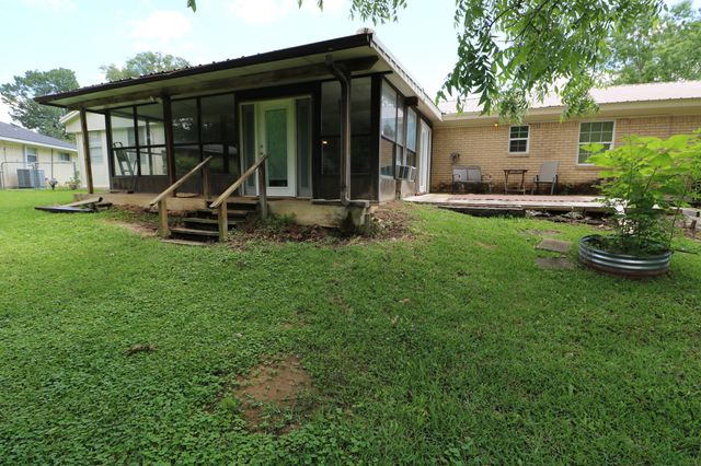 270 SE 26th St, Paris, TX 75460