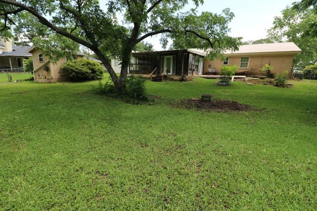 270 SE 26th St, Paris, TX 75460