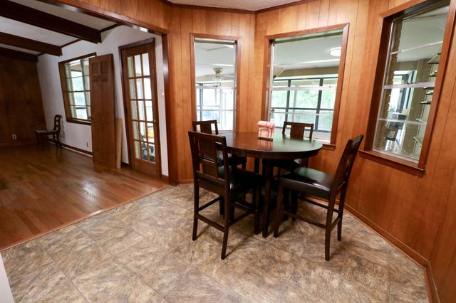 270 SE 26th St, Paris, TX 75460