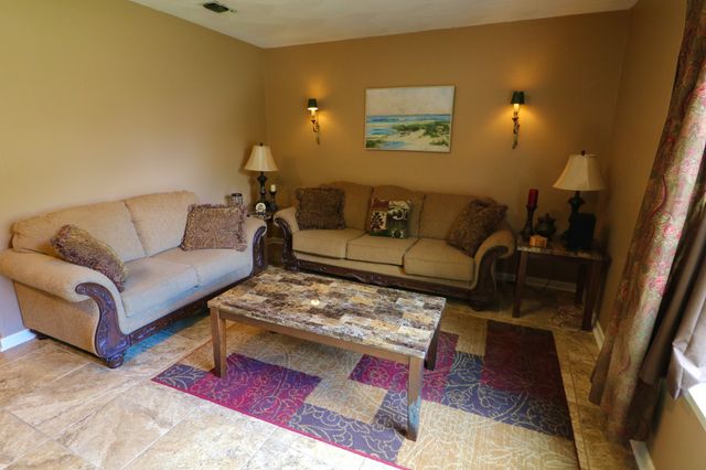 270 SE 26th St, Paris, TX 75460