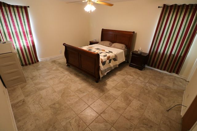 270 SE 26th St, Paris, TX 75460