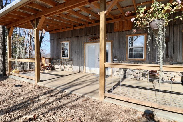 4561 Mayberry Prong Rd, Linden, TN 37096