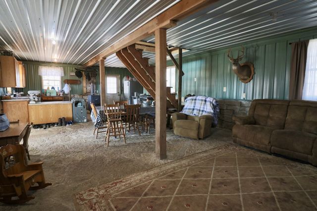 4561 Mayberry Prong Rd, Linden, TN 37096