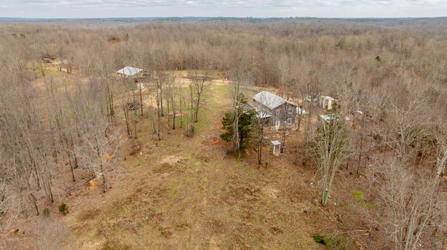 4561 Mayberry Prong Rd, Linden, TN 37096