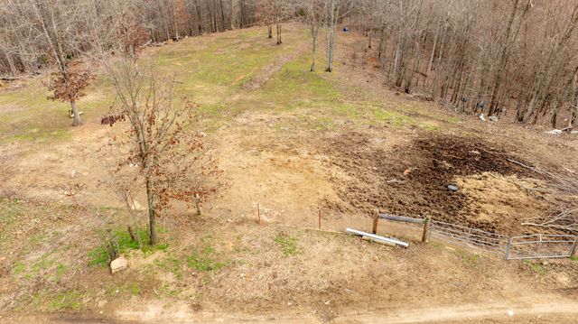 4561 Mayberry Prong Rd, Linden, TN 37096