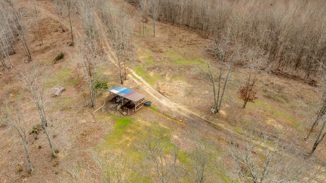 4561 Mayberry Prong Rd, Linden, TN 37096