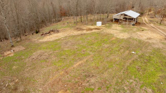 4561 Mayberry Prong Rd, Linden, TN 37096