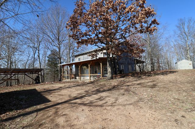 4561 Mayberry Prong Rd, Linden, TN 37096