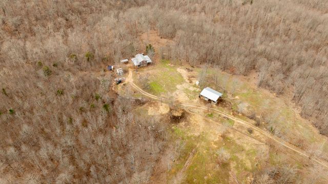 4561 Mayberry Prong Rd, Linden, TN 37096