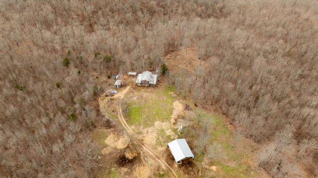 4561 Mayberry Prong Rd, Linden, TN 37096