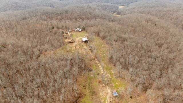 4561 Mayberry Prong Rd, Linden, TN 37096