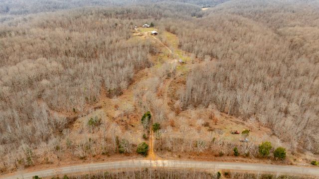 4561 Mayberry Prong Rd, Linden, TN 37096