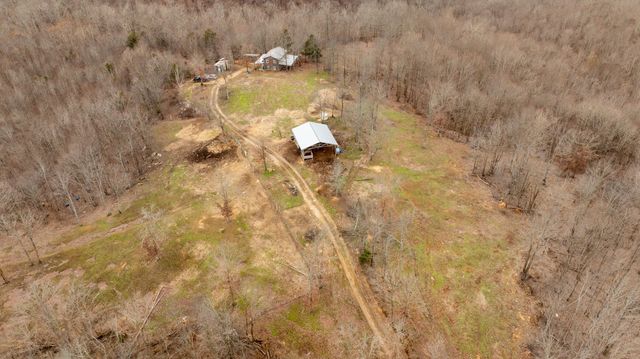 4561 Mayberry Prong Rd, Linden, TN 37096