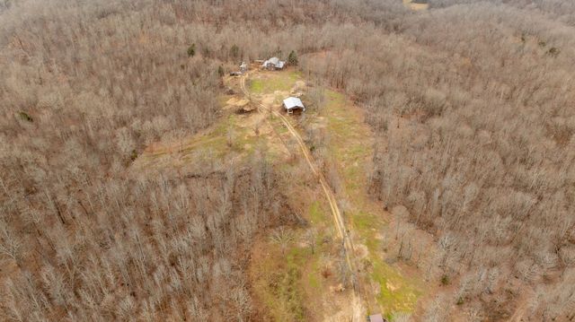 4561 Mayberry Prong Rd, Linden, TN 37096