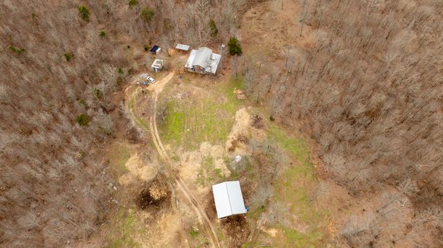 4561 Mayberry Prong Rd, Linden, TN 37096