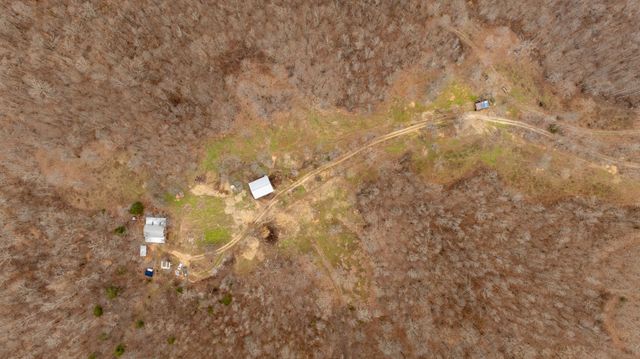 4561 Mayberry Prong Rd, Linden, TN 37096