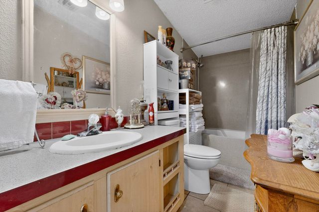 8 Tiempo Road, Jarales, NM 87023