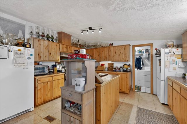 8 Tiempo Road, Jarales, NM 87023