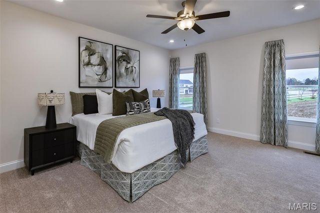 421 FARMHOUSE Drive, O'fallon, MO 63385