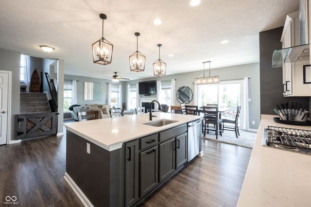 10389 Blue Ribbon Boulevard, Fishers, IN 46040