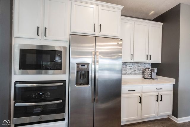 10389 Blue Ribbon Boulevard, Fishers, IN 46040