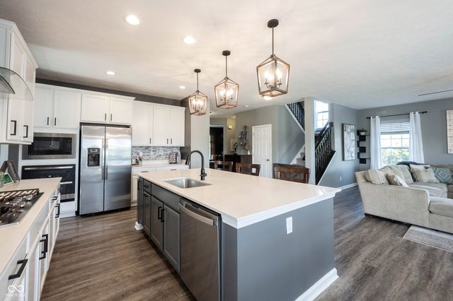 10389 Blue Ribbon Boulevard, Fishers, IN 46040