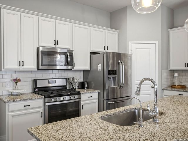 27423 Rio Circle, Boerne, TX 78015