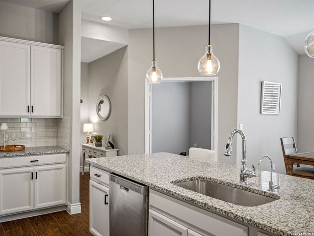 27423 Rio Circle, Boerne, TX 78015