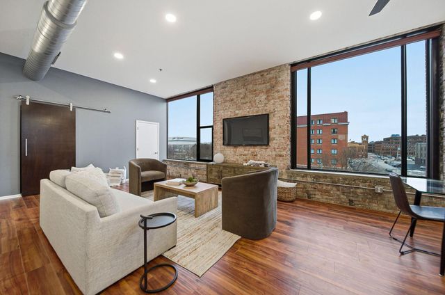 78 E Chestnut Street, 404, Columbus, OH 43215