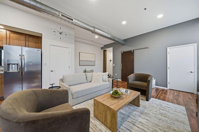 78 E Chestnut Street, 404, Columbus, OH 43215