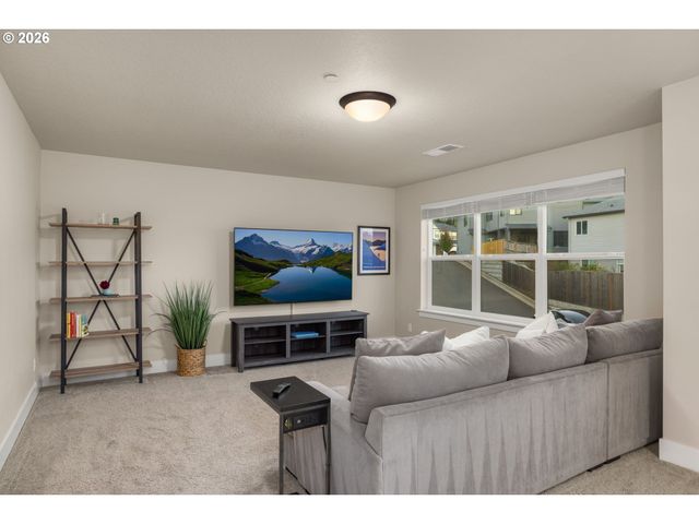 12760 Se GATEWAY Dr, Happy Valley, OR 97086