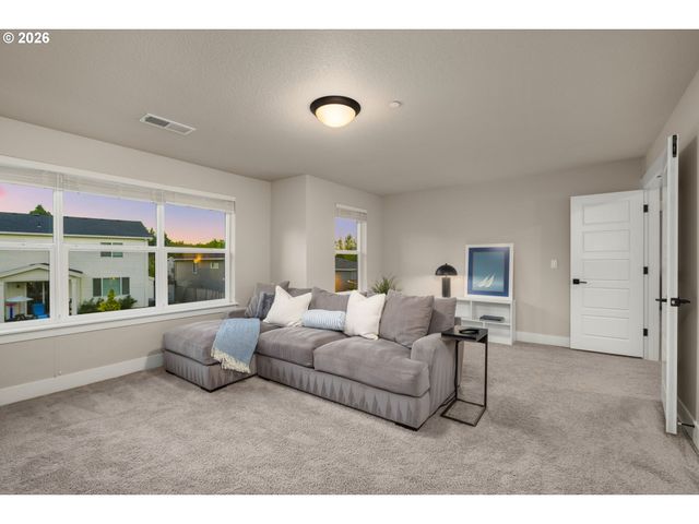 12760 Se GATEWAY Dr, Happy Valley, OR 97086
