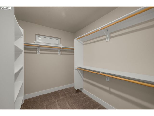 12760 Se GATEWAY Dr, Happy Valley, OR 97086