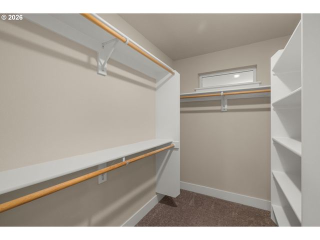 12760 Se GATEWAY Dr, Happy Valley, OR 97086