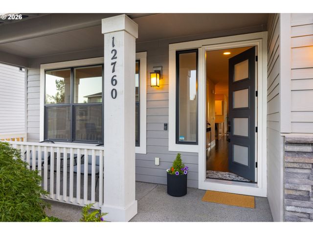 12760 Se GATEWAY Dr, Happy Valley, OR 97086