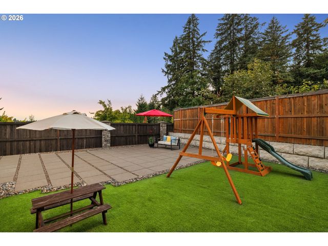12760 Se GATEWAY Dr, Happy Valley, OR 97086