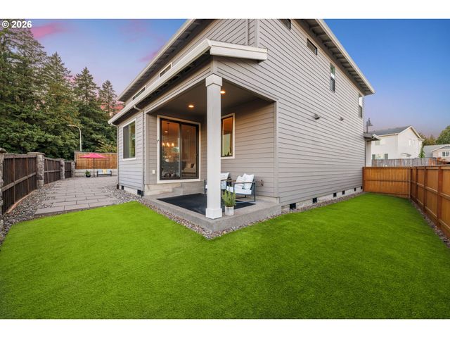 12760 Se GATEWAY Dr, Happy Valley, OR 97086