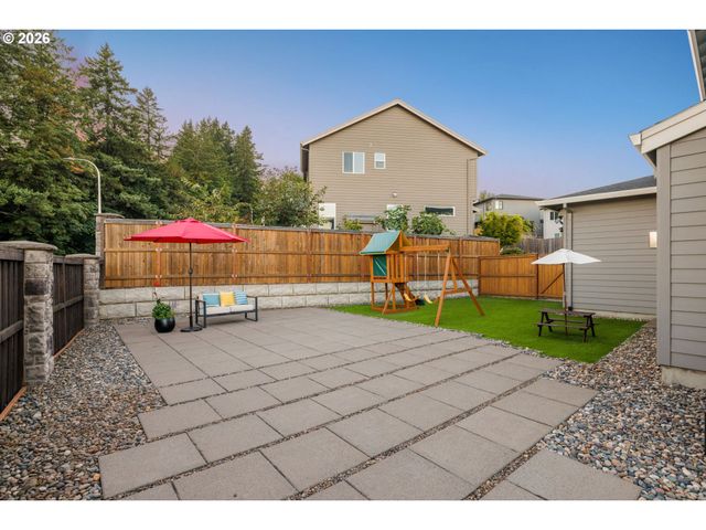 12760 Se GATEWAY Dr, Happy Valley, OR 97086