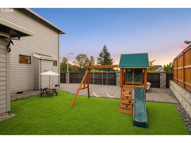 12760 Se GATEWAY Dr, Happy Valley, OR 97086