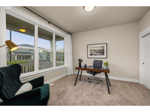 12760 Se GATEWAY Dr, Happy Valley, OR 97086