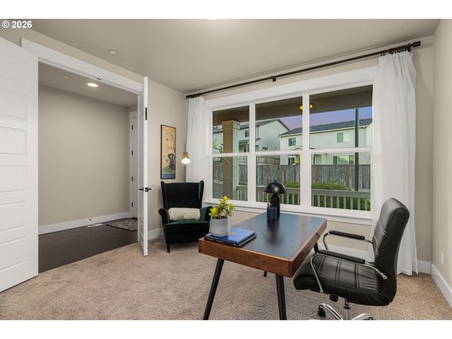 12760 Se GATEWAY Dr, Happy Valley, OR 97086