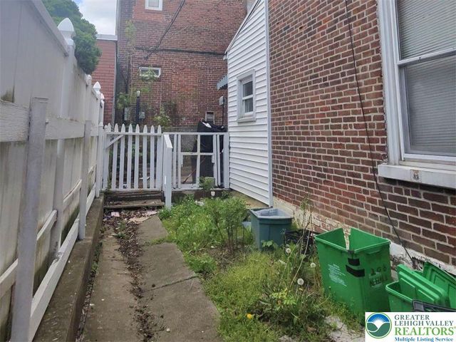 208 North Hall Street, Allentown City, PA 18102