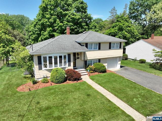 30 Brookfield Road, Dumont, NJ 07628