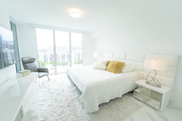 300 Sunny Isles Blvd 4-1007, Sunny Isles Beach, FL 33160