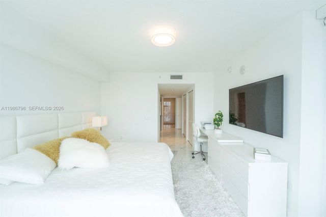 300 Sunny Isles Blvd 4-1007, Sunny Isles Beach, FL 33160