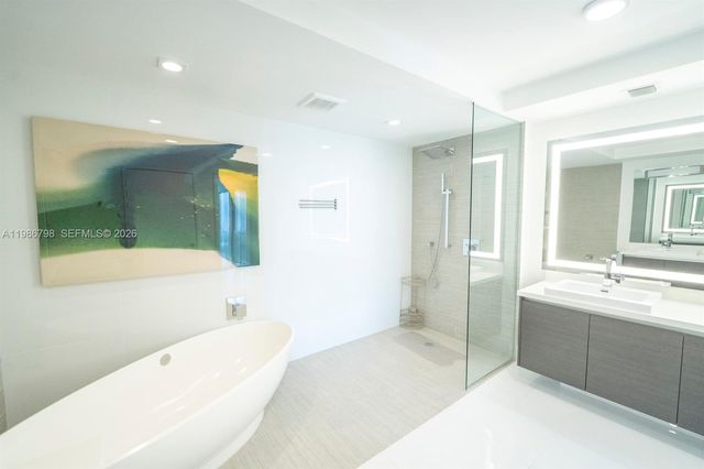 300 Sunny Isles Blvd 4-1007, Sunny Isles Beach, FL 33160