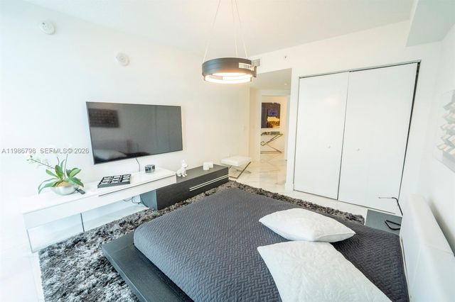 300 Sunny Isles Blvd 4-1007, Sunny Isles Beach, FL 33160