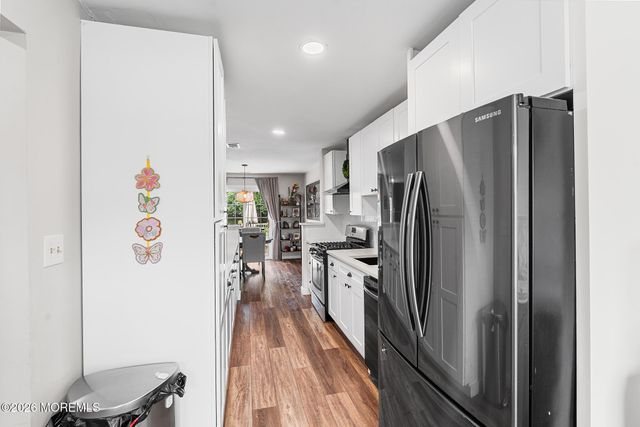 20 Harbor Circle, Freehold, NJ 07728